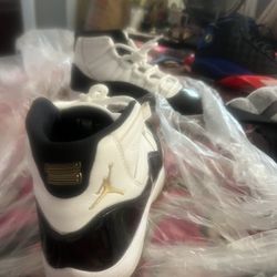 Tenis De Marca Size 8 De Adulto Buen Estado