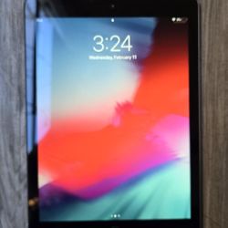 Apple iPad Air (1st Gen) MD786LL/A 9.7-inch, 32GB Wi-Fi tablet Space Gray