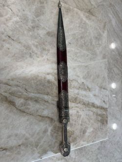 Traditional Caucasian Kindjal Dagger with Decorative Sheath – Vintage