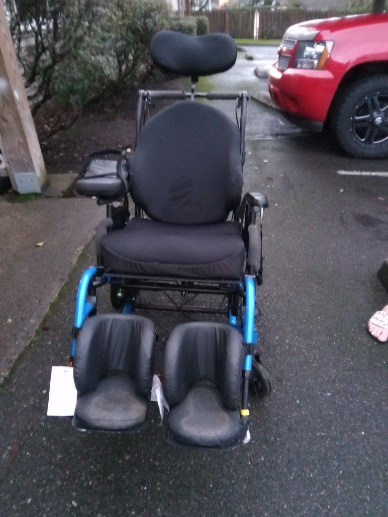 Quickie Iris Deluxe Tilt Wheelchair