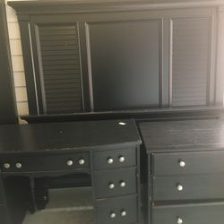 Queen Bedroom Set w/ Desk