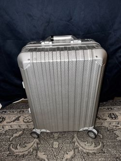 TREVA ALUMINUM SUITCASE SILVER