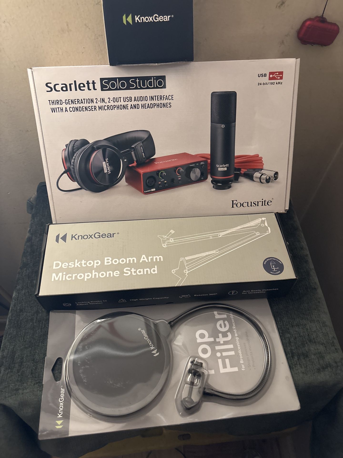 Scarlett Solo Studio-$180