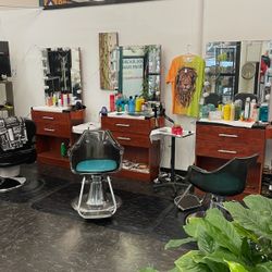 Beauty Salon Station