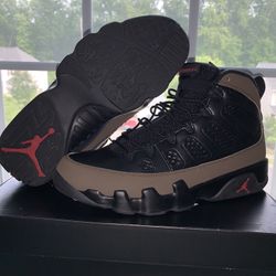 sz 10 Jordan 9 Olives Like New