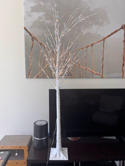 White Pre-Lit Birch Tree Decor