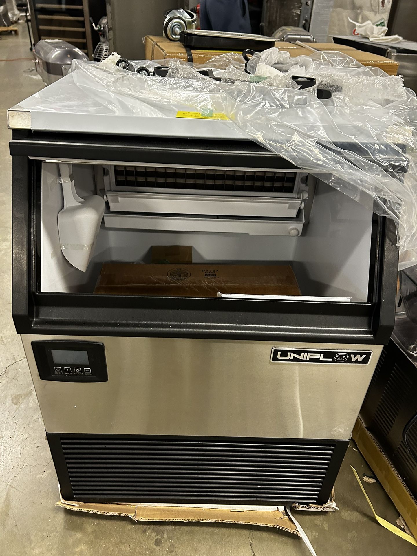 Ice Maker 250 Pounds