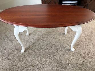 Oval Wood Coffee Table with Queen Anne Legs
