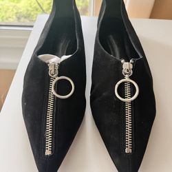 Woman’s pointed toe Stylish Flats Size9
