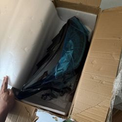 Hyundai Sonata LH Driver side headlight. 