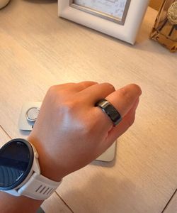 Oura Ring 4th Generation - Black Chrome Size 8