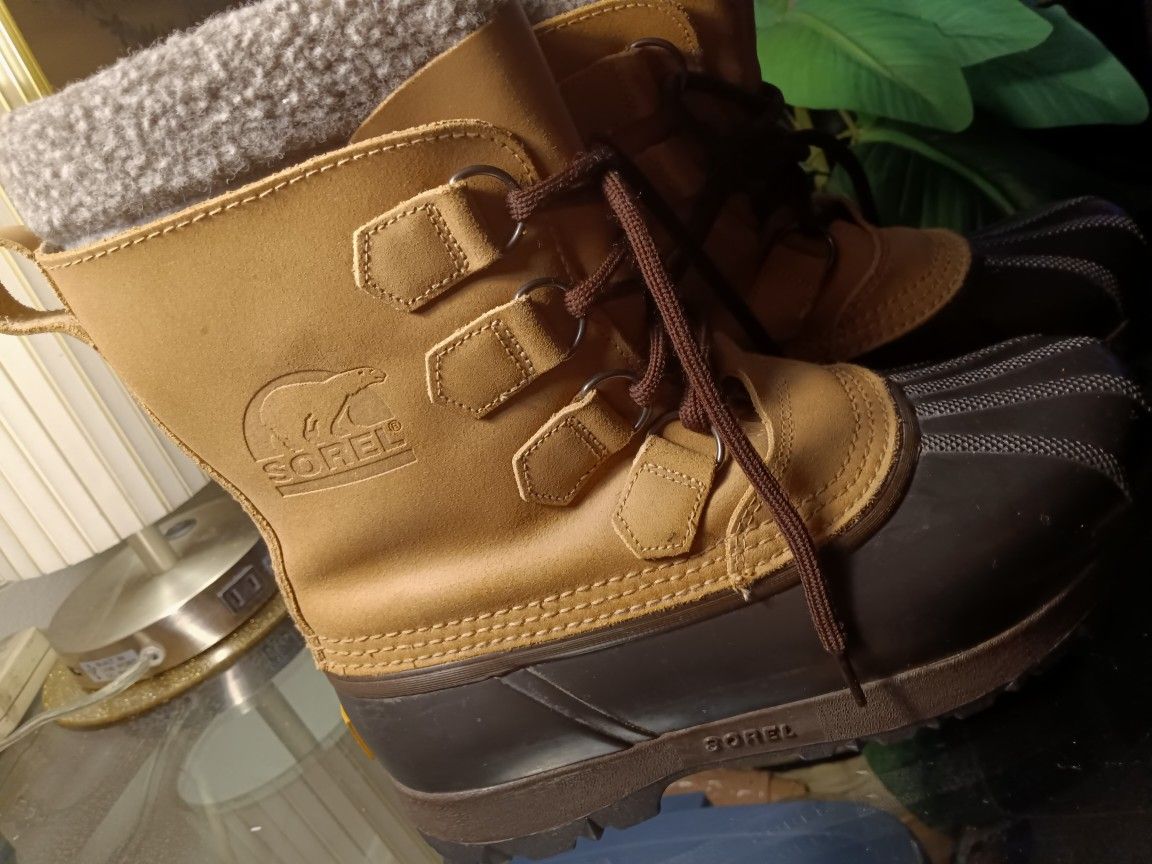 Sorel Kanasas Womens Size 8 Winter Boots Like New
