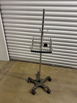 Medical Equipment Rolling Stand with Wire Basket