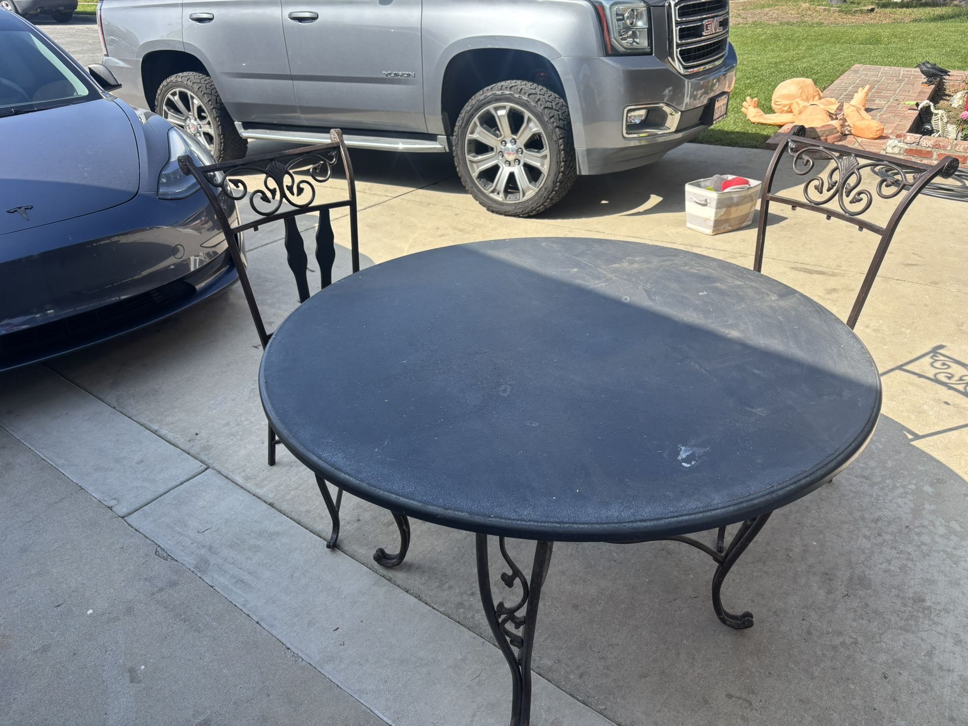 Dinner Table With Two Chairs Free North Rialto Off 210 Riverside Ave 