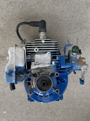Photo Zenoah G320RC motor / engine w/ Walbro 1107 carburetor from Goped. For RC use as well.