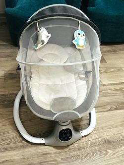 Electric baby swing