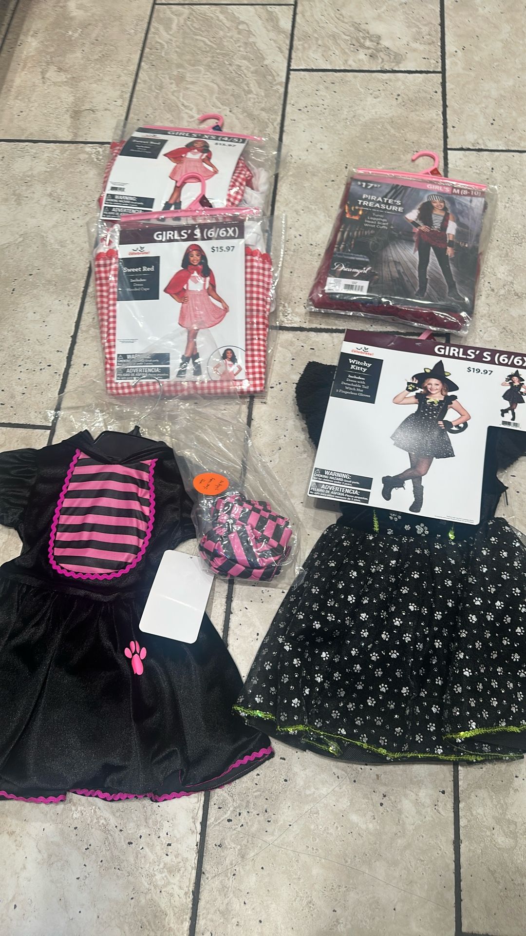 Costumes 