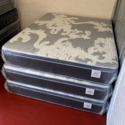 Brand New King Size Mattress 14” Pillow Top, Premium Comfort at the Best Price, Delivery Available, Call or Message Us Today