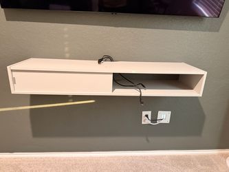 Tv stand shelf