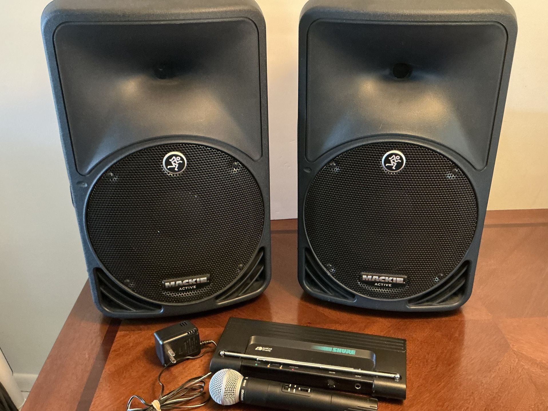 Powered Speakers And Wireless Mic