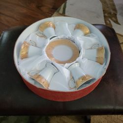 VINTAGE Plus Fine Porcelain 