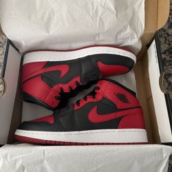 New Jordan 1 Mid Size 4y / 4.5y / 5y / 6y / 7y