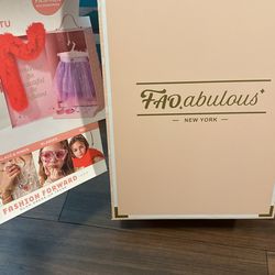 FAO Schwarz Fashion Foward Glam Dress Up Trunk for Sale in Santa Fe  Springs, CA - OfferUp