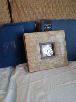 Photo albums barley used 8 dollars for all cash only