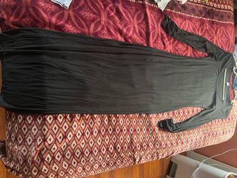 Long black fitted dress