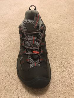 Keen waterproof shoes Brand New size 6