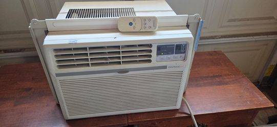 Daewoo Window Air Conditioner with Remote – Works Great