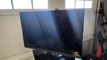 32-inch VIZIO flat screen