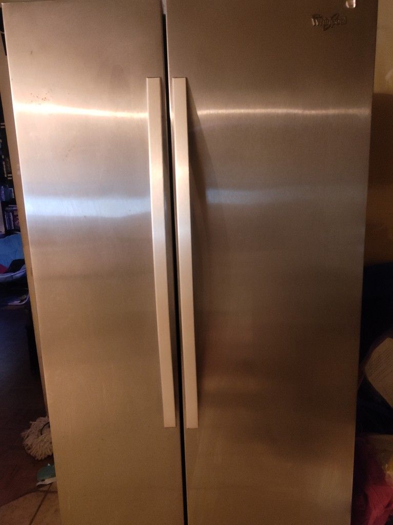 Refrigerator 
