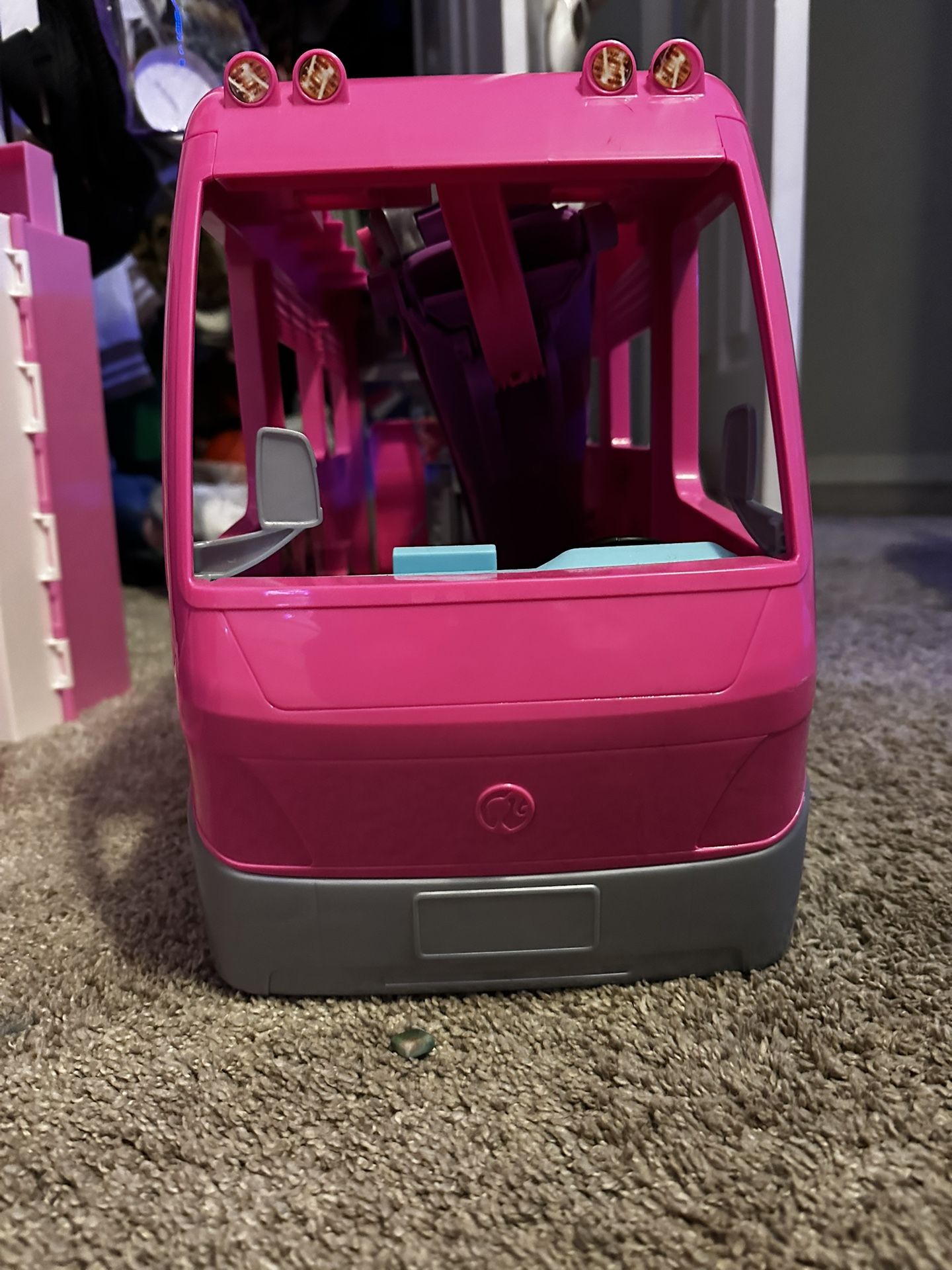 Barbie Playhouse & Barbie Bus