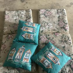 Outdoor Pillows And Cushions 