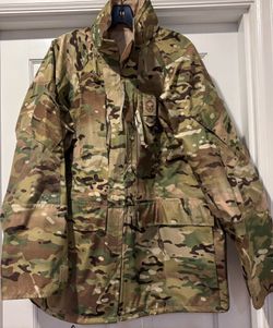 Military surplus multicam Cold Wet Weather GoreTex Jacket, Large