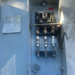 Heavy Duty Disconnect Switch. 100 Amp 