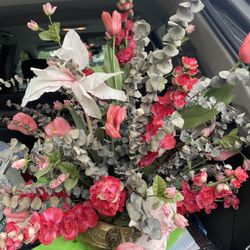 Artificial Flowers Arrangement 