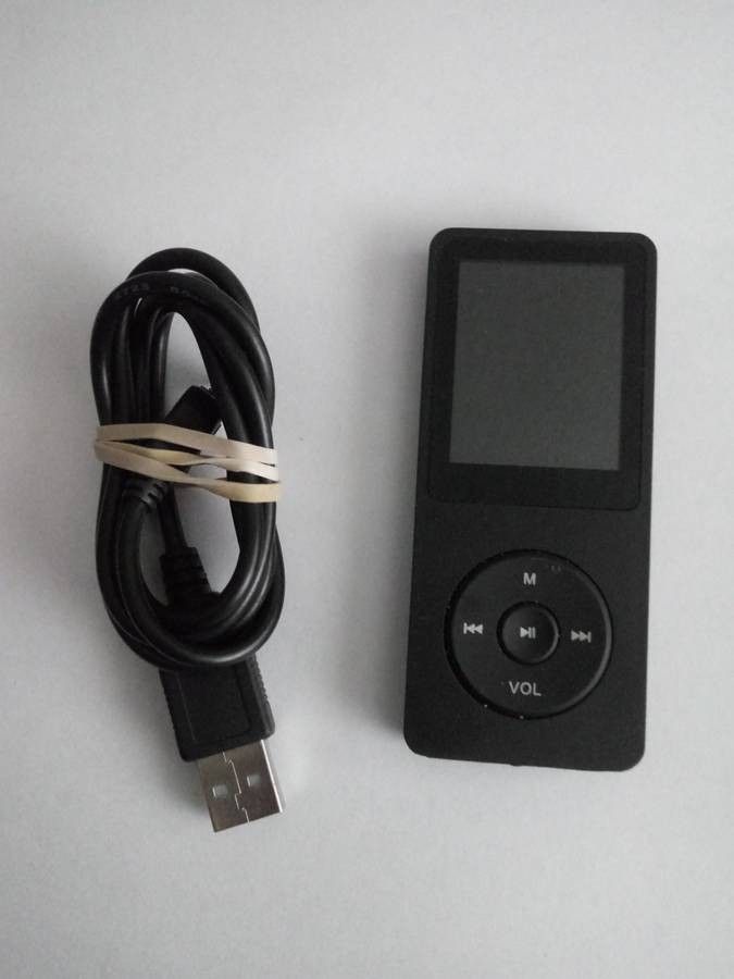 NON BLUETOOTH 8GB MP3 PLAYER