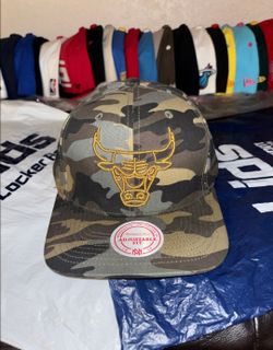 Chicago Bulls Mitchell & Ness Camo Snapback Featuring a woodland camouflage pattern + More