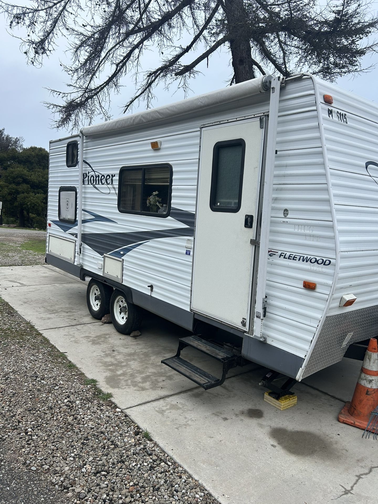 ‘05 Pioneer Fleetwood 18ft.