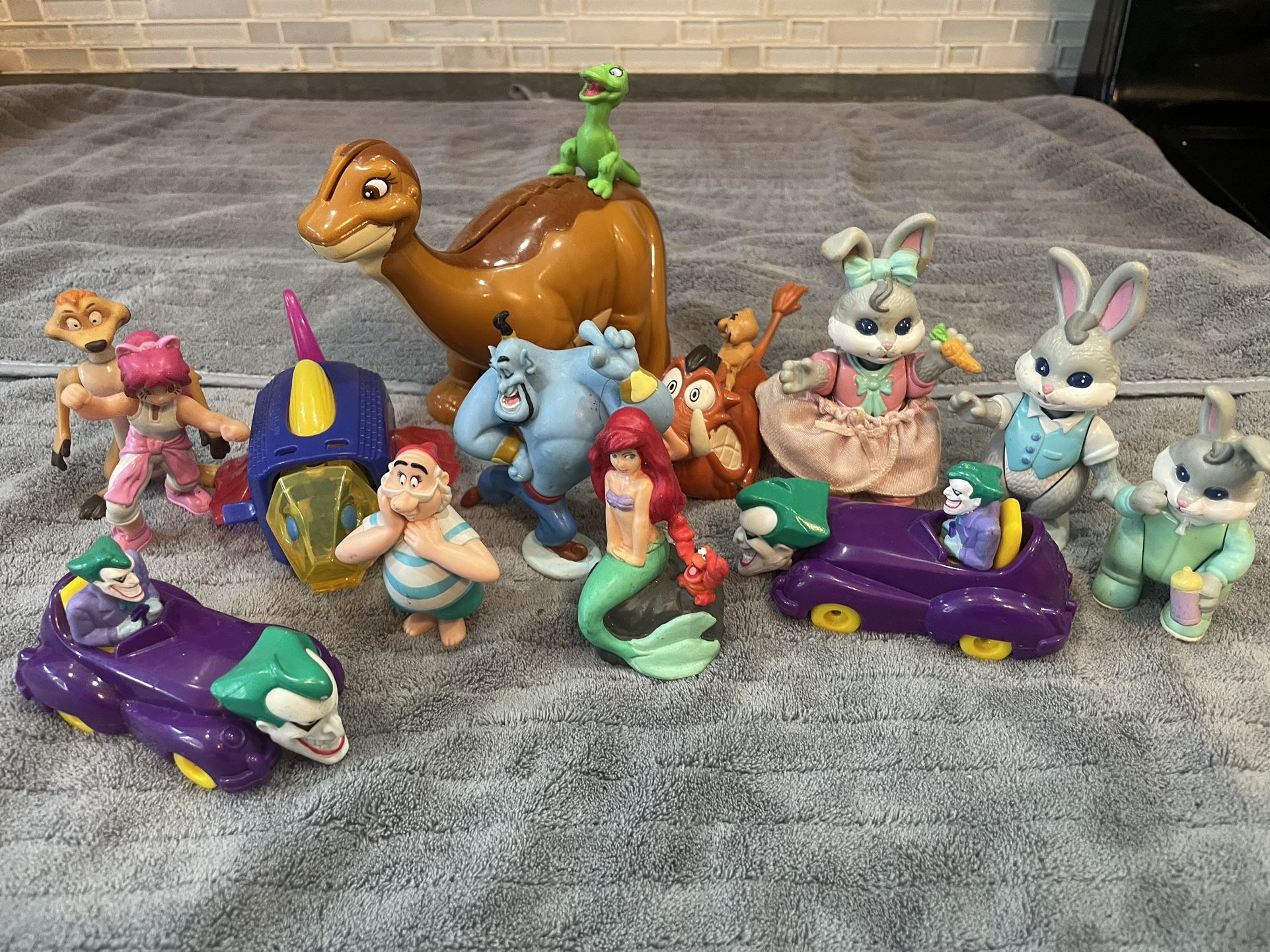 Lot of Vintage Happy Meal Kids Toys Aladdin Dinosaur Joker Lion King Lot