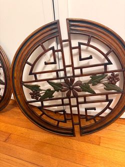 Vintage Asian-Inspired Round Wall Décor