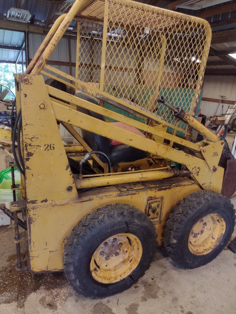 Ford 340 Gas Skidsteer.