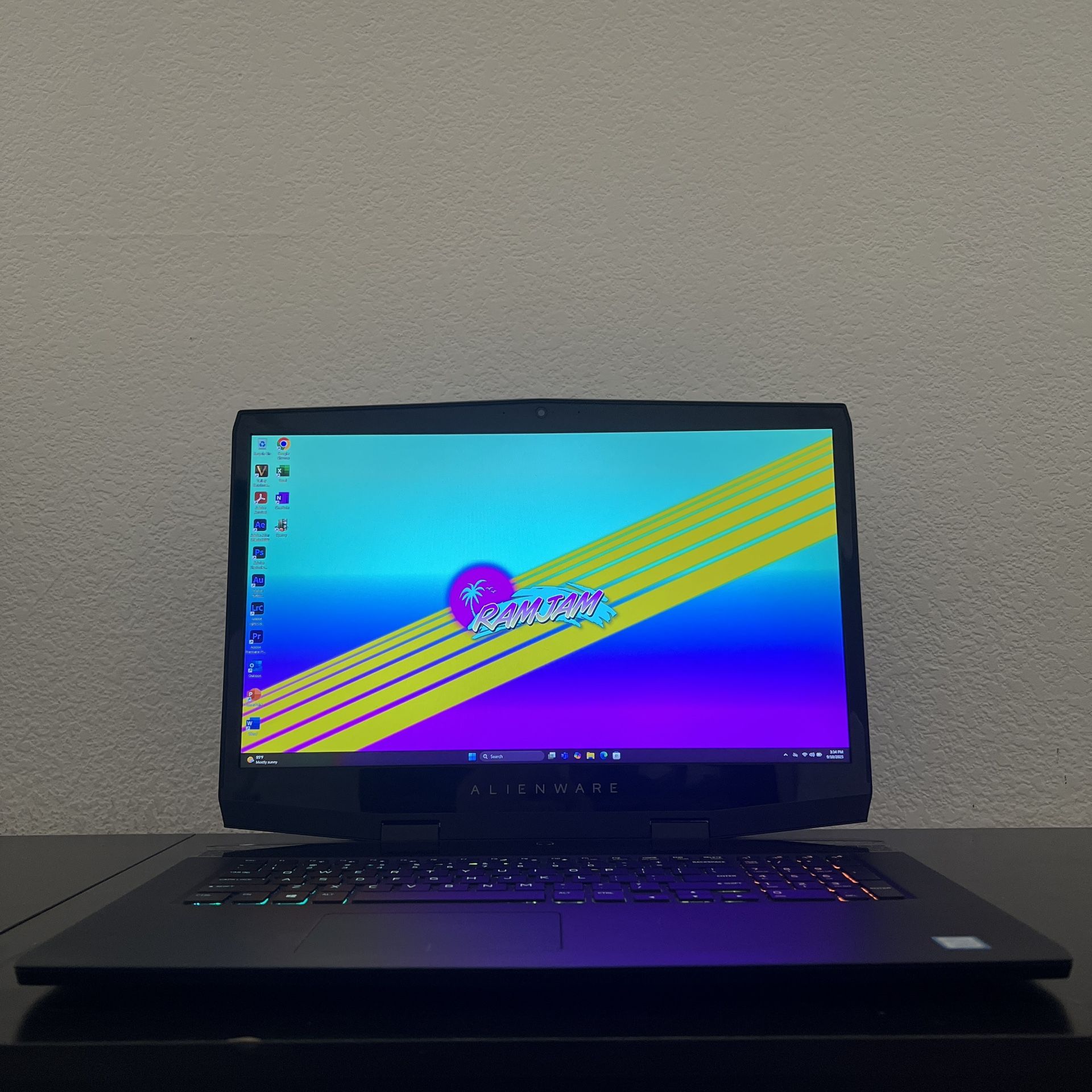 FAST Alienware RTX 2070 Gaming Laptop (i7-8750H, RTX 2070, 32GB RAM, 512GB NVMe, WiFi)