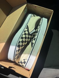Men checkerboard slip on
