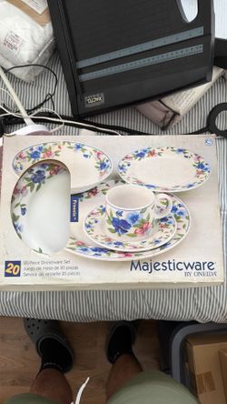 Vintage dinnerware set