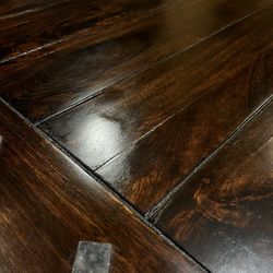 Outdoor/Indoor Table/w chairs 