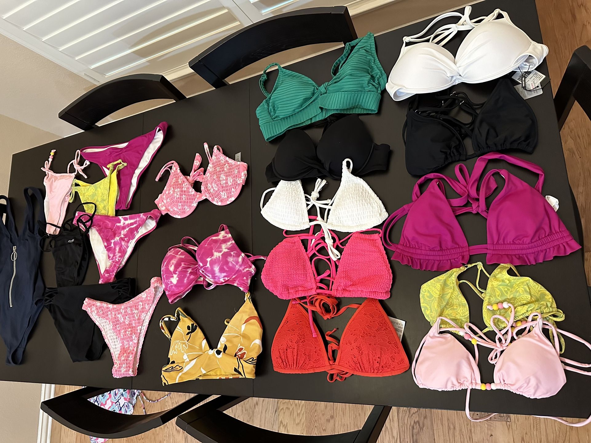 Huge Lot Of Swimsuits/bikinis - Size Small