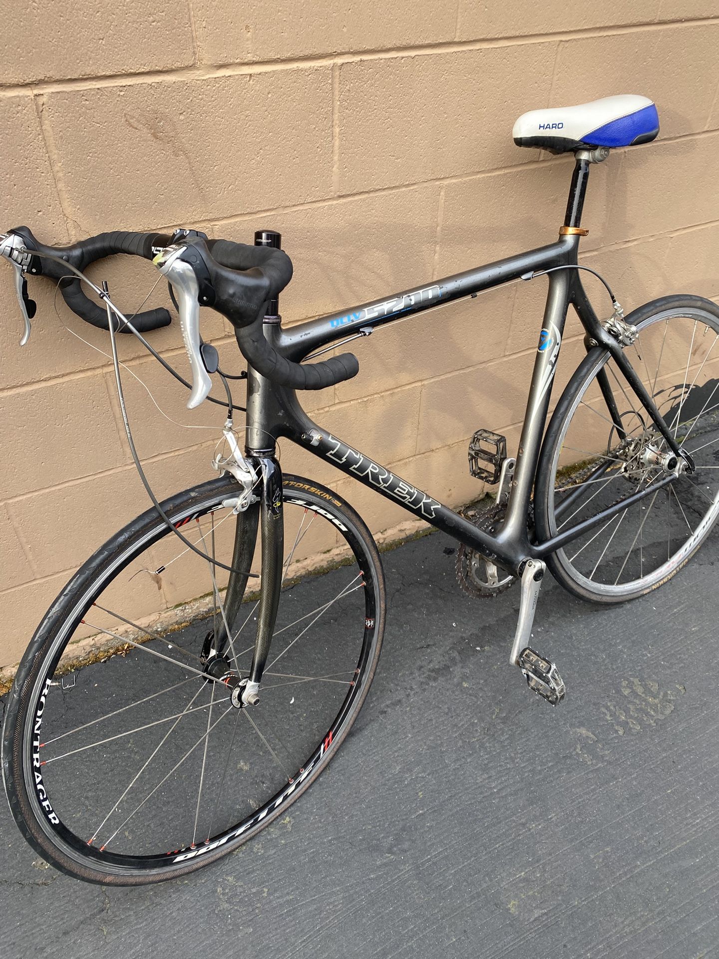 Trek OCLV 5200 Carbon Fiber Bike Needs Some Work on the brakes